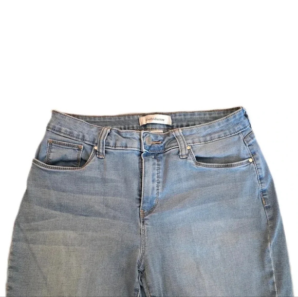 Croft & Barrow, Size 10, Stretch Capris - Picture 3 of 7